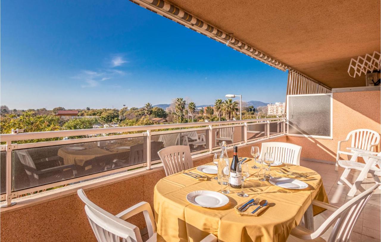 Awesome Apartment In Blanes Kültér fotó