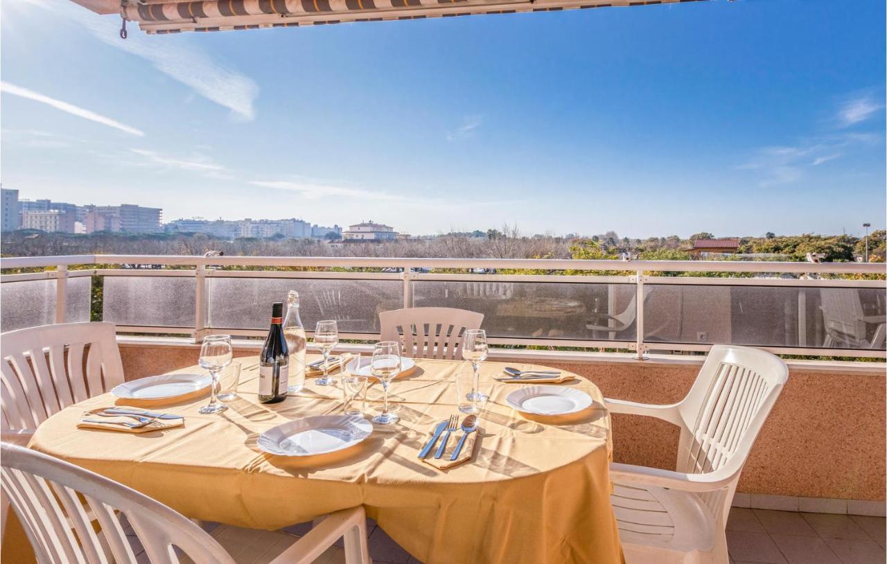 Awesome Apartment In Blanes Kültér fotó